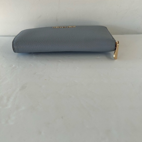 Michael Kors NWOT Pebble Leather Light Blue Zippered Wallet - Picture 4 of 6